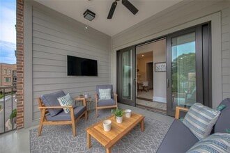 1180 Canton St in Roswell, GA - Building Photo - Building Photo