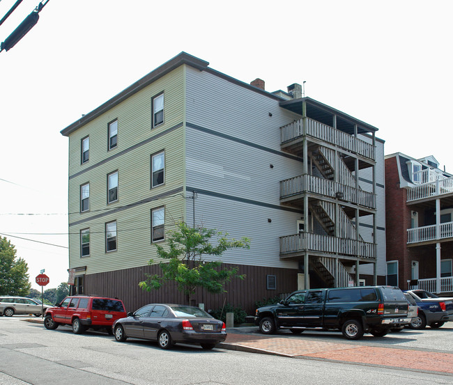 223-225 Cumberland Ave in Portland, ME - Building Photo - Building Photo