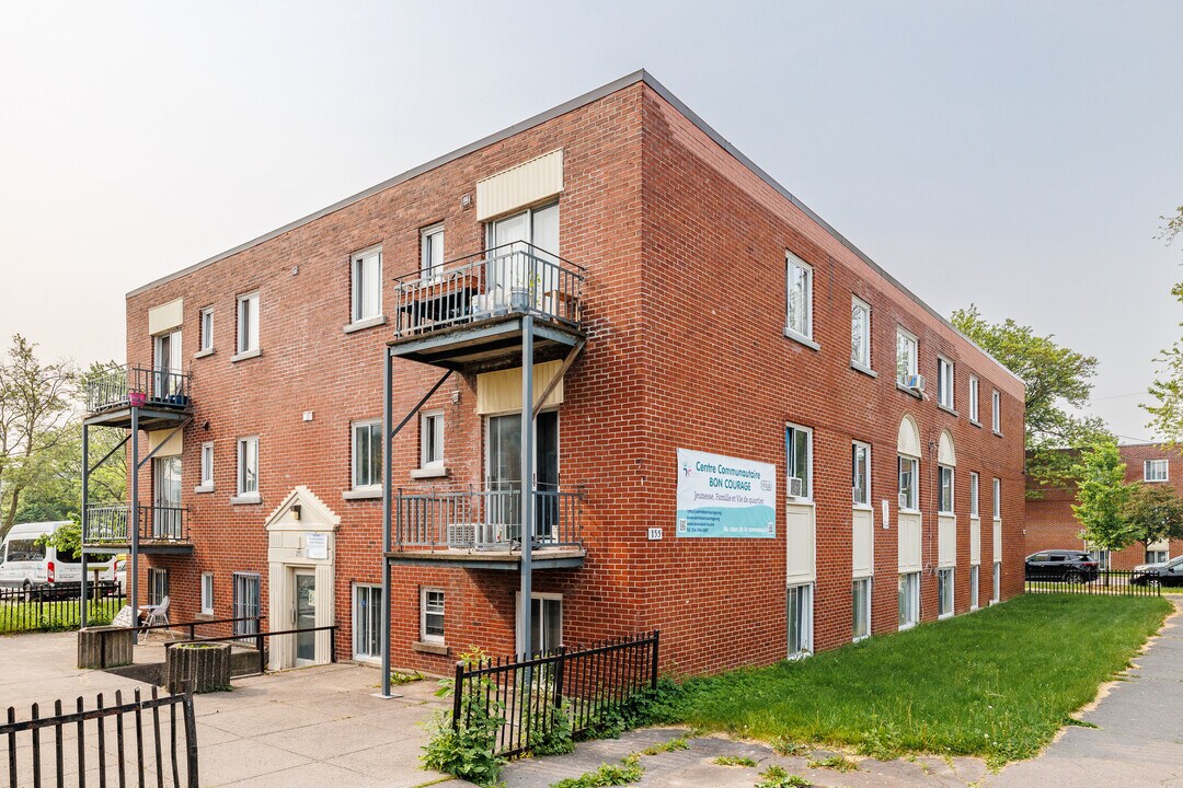 145 Benoît Car in St. Laurent, QC - Building Photo