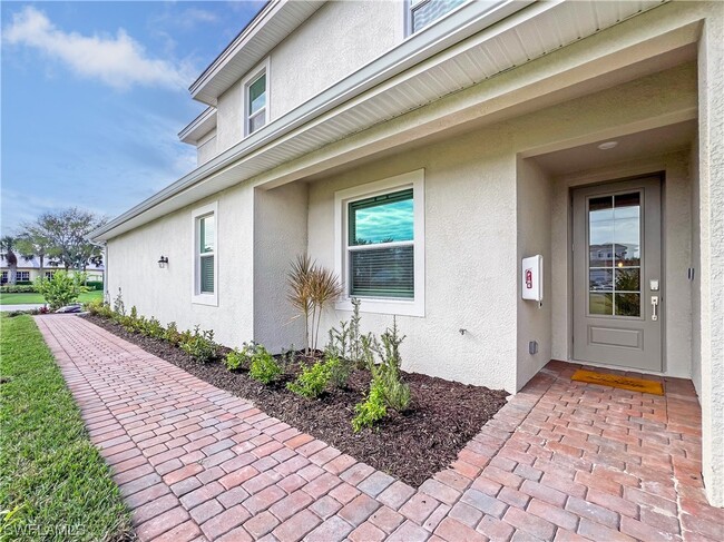 13051 Pebblebrook Point Cir in Ft. Myers, FL - Foto de edificio - Building Photo