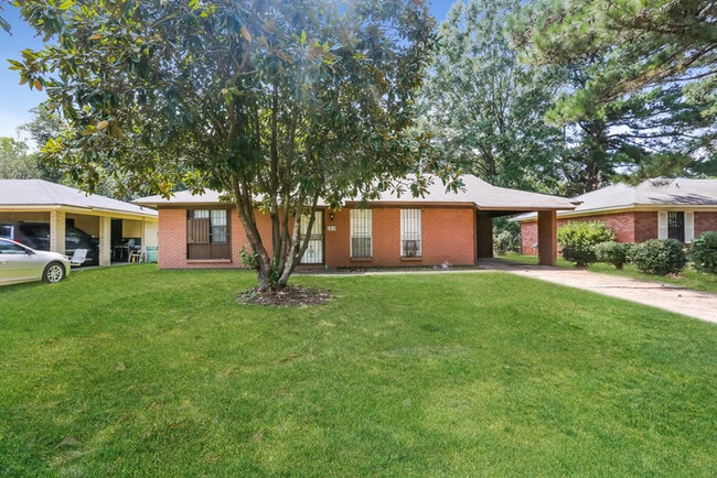 property at 125 James Garfield Cir