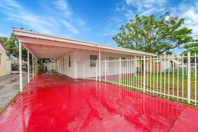 property at 578 W 2nd St