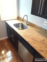 39 Pinckney St, Unit 3 in Somerville, MA - Foto de edificio - Building Photo