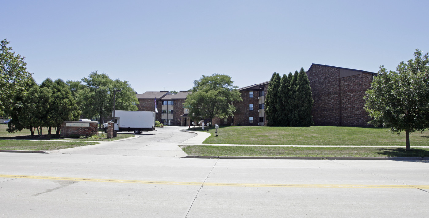 Heritage House Apartments in Milwaukee, WI - Building Photo