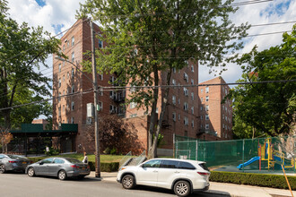 Netherland Gardens Cooperative in Bronx, NY - Building Photo - Building Photo