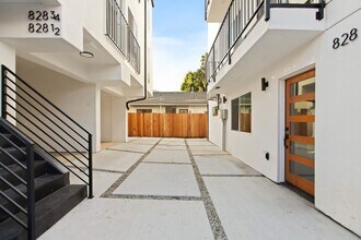 828 N Detroit St in Los Angeles, CA - Foto de edificio - Building Photo