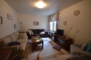 1638 Commonwealth Ave, Unit 10 in Boston, MA - Building Photo