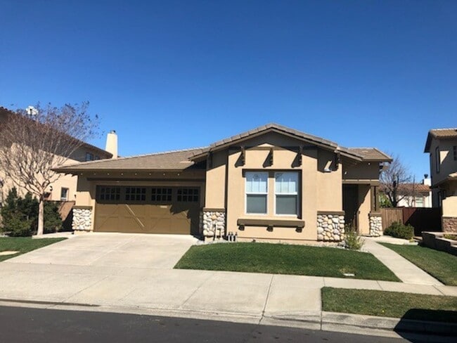 property at 877 Emerald Hills Cir