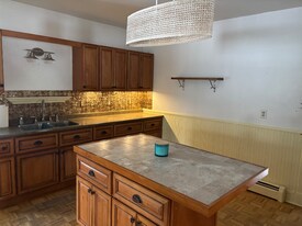 34 Pleasantdale Ave in Waterville, ME - Building Photo