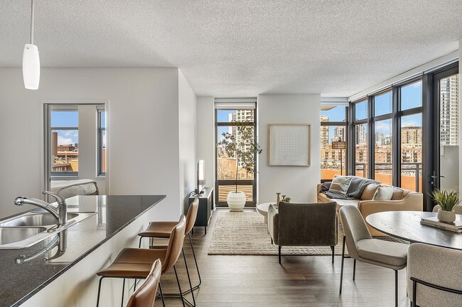 659 W Kinzie St in Chicago, IL - Building Photo - Building Photo