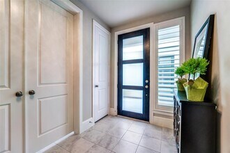 423 T C Jester Blvd in Houston, TX - Building Photo - Building Photo