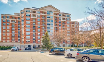 11760 Sunrise Valley Dr, Unit 305 in Reston, VA - Building Photo