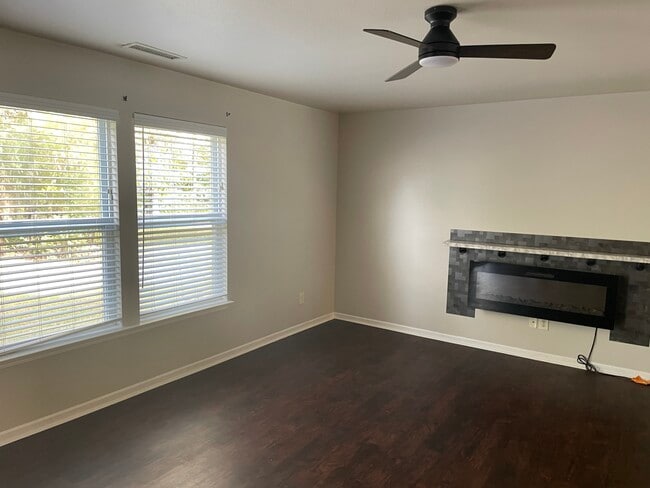 557 Lakeside Valley Dr in Winston-Salem, NC - Building Photo - Building Photo