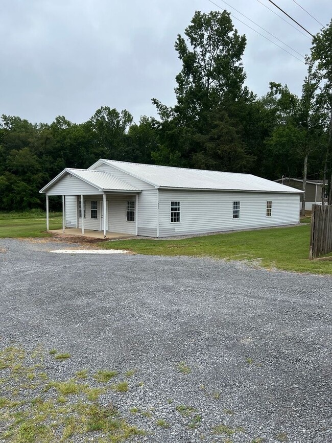 14055 Hwy 231 in Union Grove, AL - Building Photo - Building Photo