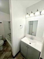 301 E 46th Ave, Unit 4 in Anchorage, AK - Building Photo