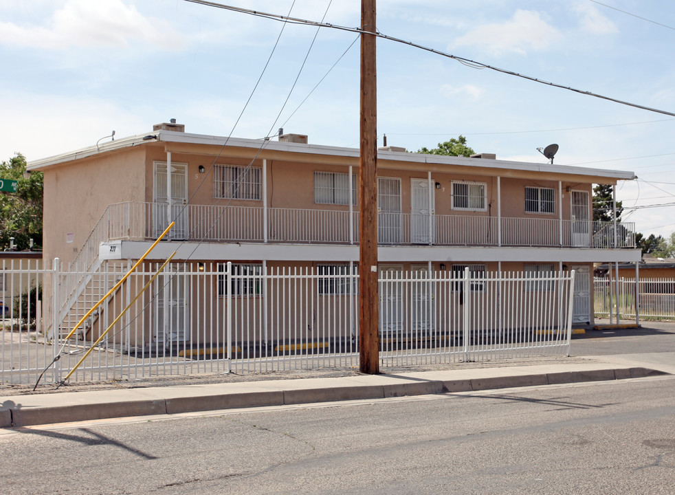 237 Dallas St NE in Albuquerque, NM - Building Photo