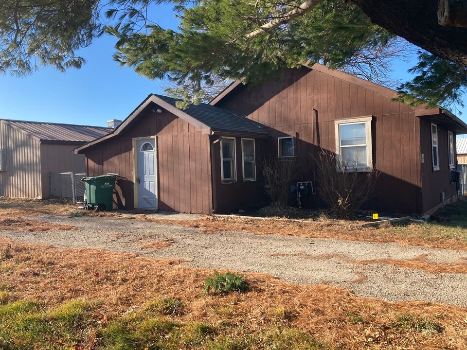 1439 NE 66th Ave in Des Moines, IA - Building Photo