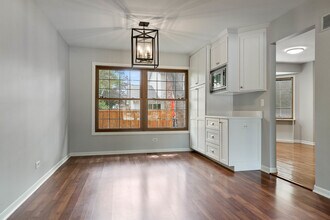 5S681 Heather Ct in Naperville, IL - Building Photo - Building Photo