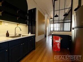 Hart St in Brooklyn, NY - Building Photo - Building Photo