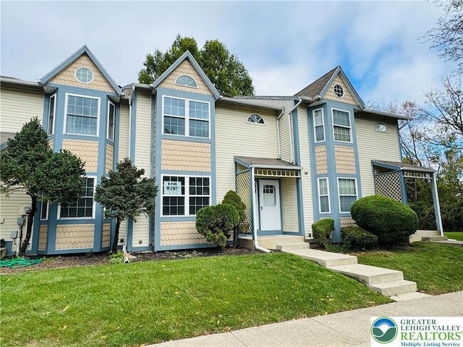 102 Quaker Dr, Unit 23 in Bethlehem, PA - Foto de edificio - Building Photo