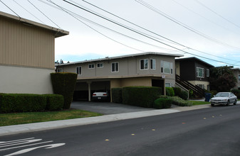 1140 Elmer St in Belmont, CA - Building Photo - Building Photo