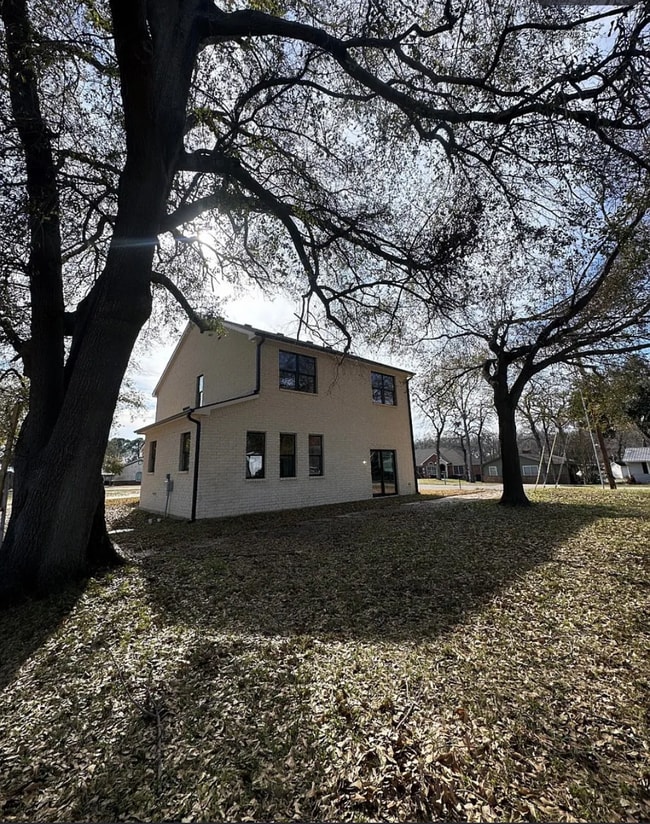 property at 118 Little John St