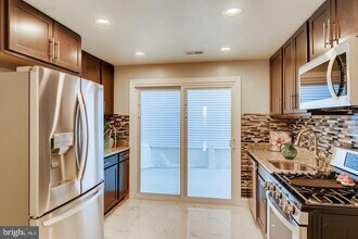 513 S Regester St in Baltimore, MD - Building Photo - Building Photo