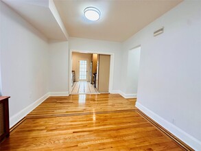 25 Hillview Ave in Yonkers, NY - Building Photo - Building Photo