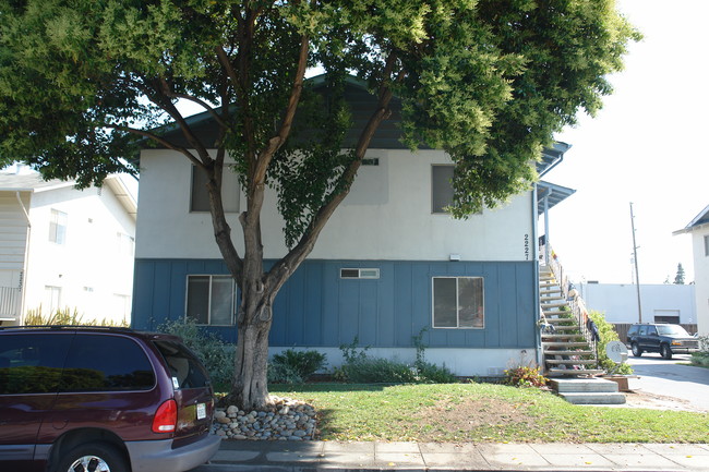 2227 Pasetta Dr in Santa Clara, CA - Building Photo - Building Photo