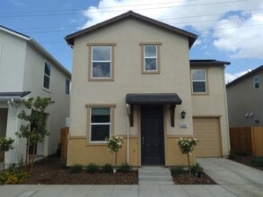 6460 E Malbec Dr in Fresno, CA - Building Photo - Building Photo