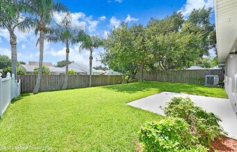 2711 Stratford Pointe Dr in West Melbourne, FL - Foto de edificio - Building Photo