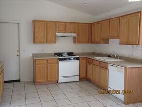 2820 Wickieup Ave in Kingman, AZ - Building Photo - Building Photo