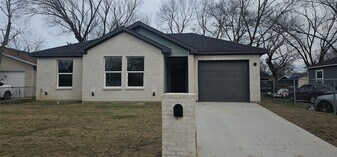 7952 Hull Ave in Dallas, TX - Building Photo