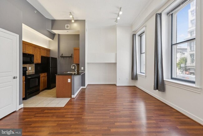 property at 616 E St NW