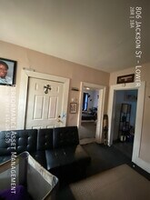 806 Jackson St-Unit -Lower in Racine, WI - Building Photo - Building Photo