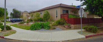 5460 W 77th St in Los Angeles, CA - Building Photo