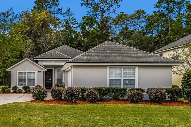 property at 875 Woodbridge Hollow N