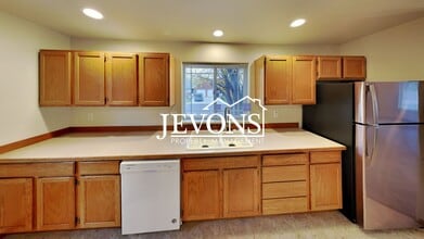 7301 W Chestnut Ave in Yakima, WA - Building Photo - Building Photo