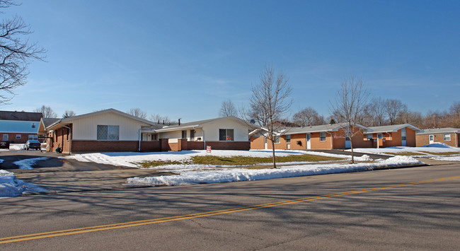 2416-2430 Red Coach Dr in Springfield, OH - Foto de edificio - Building Photo