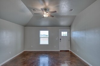 2733 Clifton Ter in Norman, OK - Building Photo - Building Photo