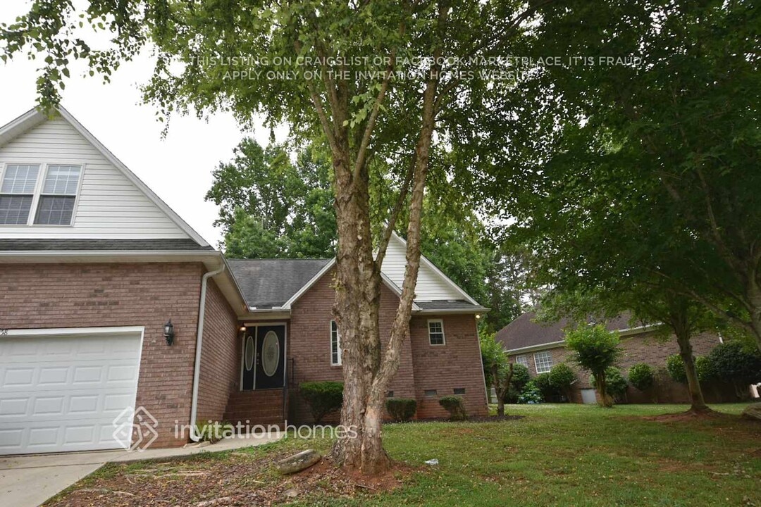 258 River Birch Cir in Mooresville, NC - Building Photo