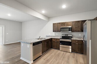 28208 Delano Dr in New Baltimore, MI - Building Photo - Building Photo