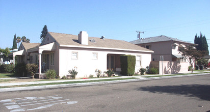 Wilhelmina Apartments in Anaheim, CA - Building Photo - Building Photo