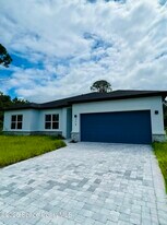 774 Dresden St NW in Palm Bay, FL - Building Photo