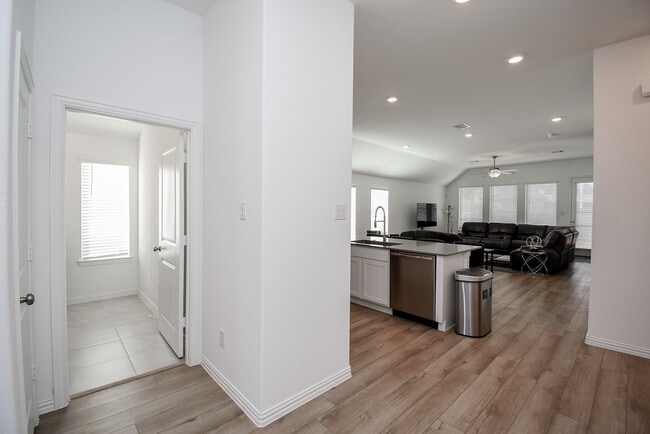 property at 31438 Vineyard Creek Dr