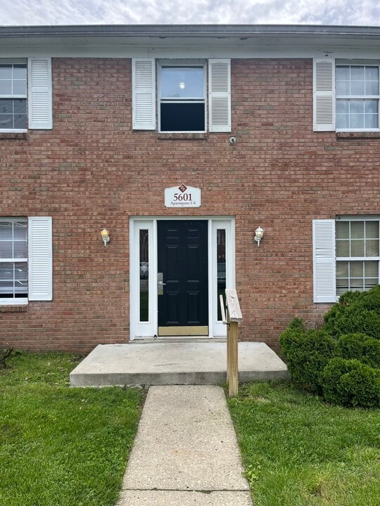 Parkridge Pointe in Louisville, KY - Building Photo
