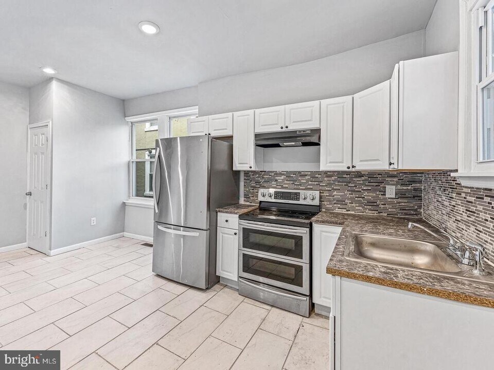 1511 N 54th St in Philadelphia, PA - Building Photo