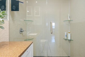 1019 Berryville Ave, Unit The Queen of Winchester in Winchester, VA - Building Photo - Building Photo