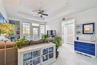 4304 Bay Club Cir in Tampa, FL - Building Photo - Building Photo