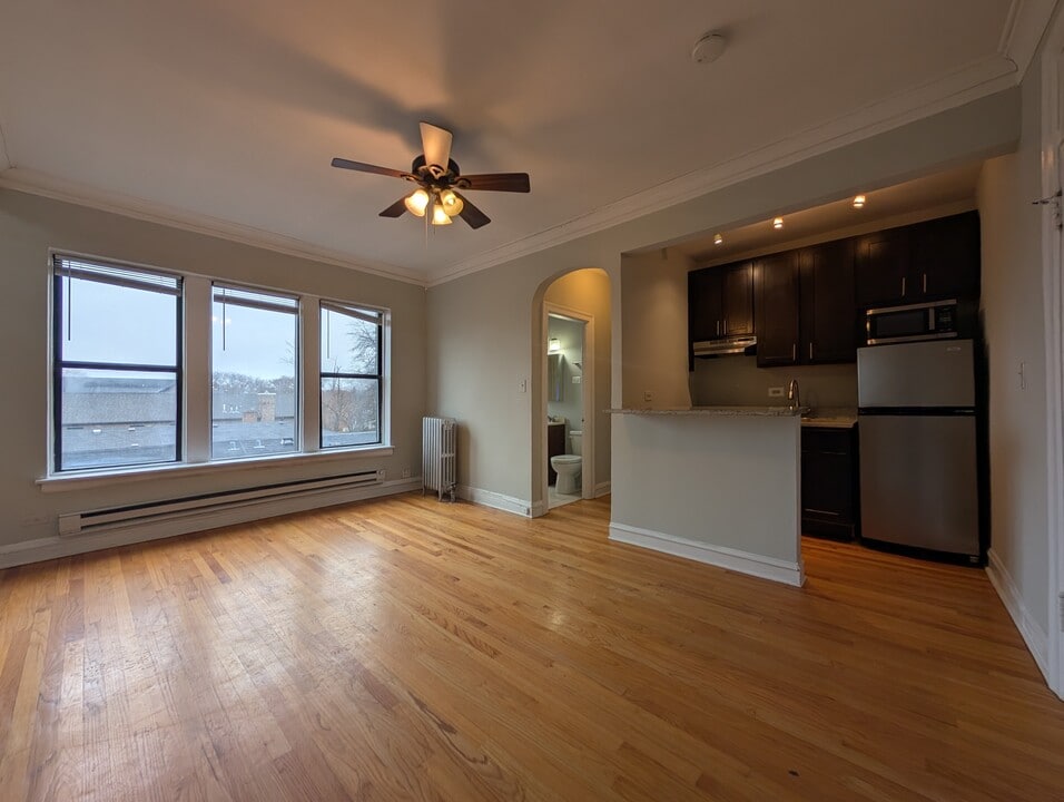 4616 N Paulina St, Unit 4614-412 in Chicago, IL - Building Photo